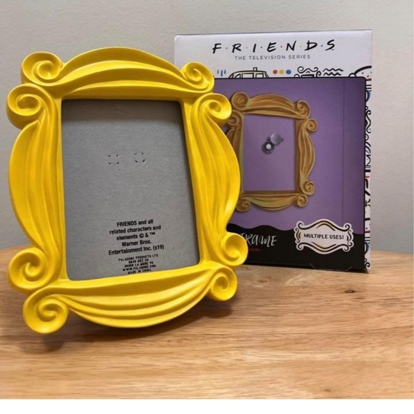 Rare Friends TV series Peephole Frame w/Free DVD - Picture 3 of 9
